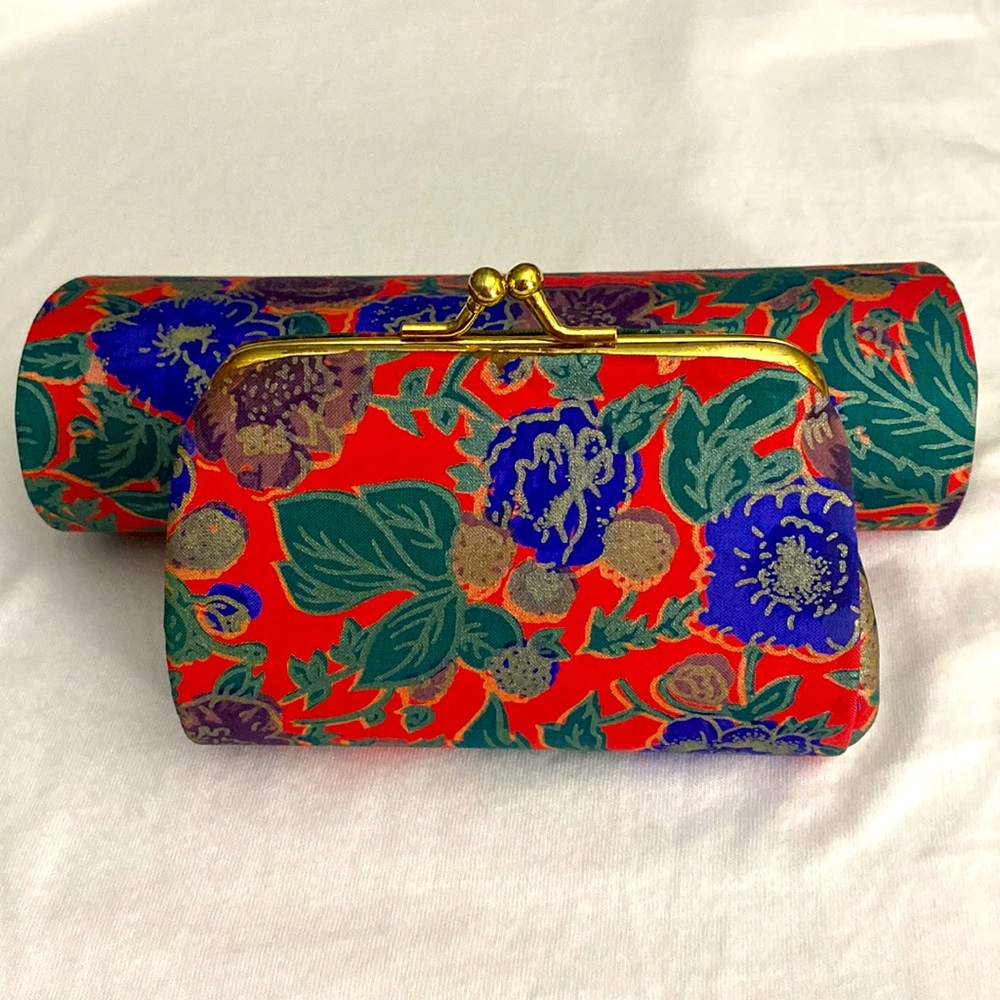 Kiss Lock Multi-Use Purses - Picture 4 of 6